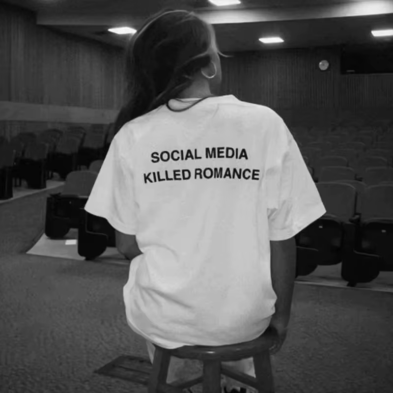 T-shirt décontracté Streetwear Social Media Killed Romance pour hommes et femmes