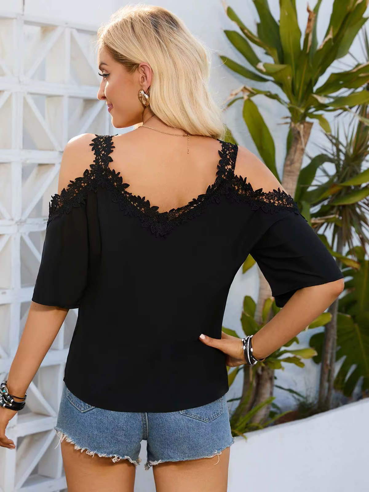 T-Shirt col V en dentelle pour femme