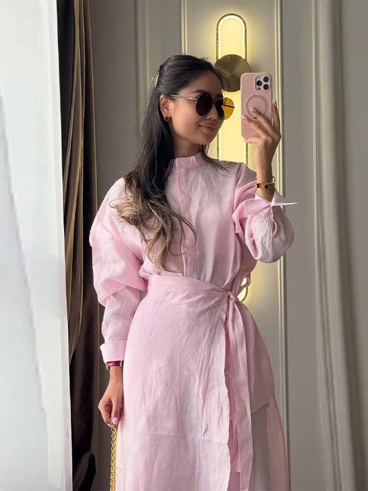 Ensemble pantalon femme style Old Money : chemise à col montant et manches longues