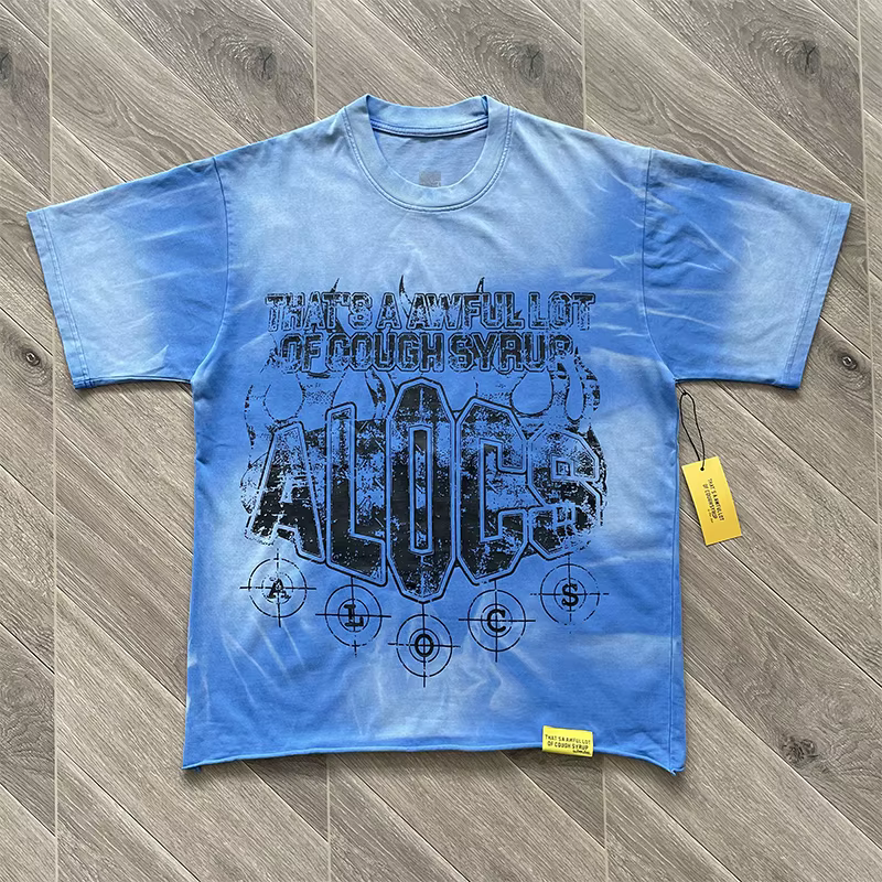T-shirt à manches courtes avec imprimé flamme et effet délavé vieilli