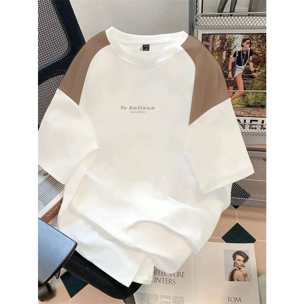 Le nouveau t-shirt pour homme pour l'été 2026 présente un motif imprimé en lettres 3D décontracté