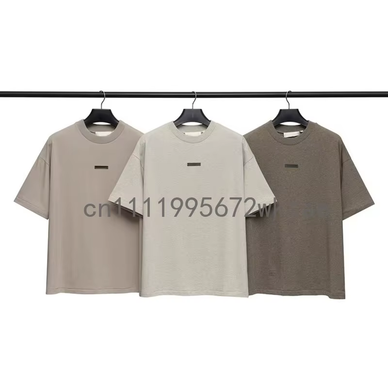 Ensemble de T-shirts Classiques 2SP de Haute Qualité pour Hommes – Design Luxe Texture Métallique Lettres Coton – T-shirt et Short Ample pour Couple