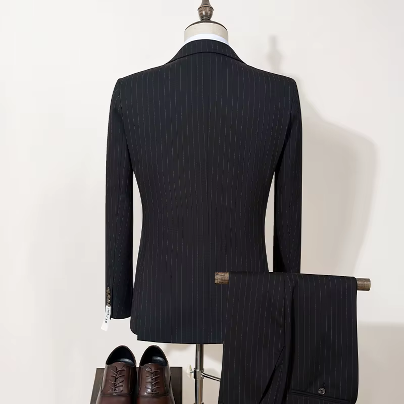Costumes élégants pour hommes de marques de luxe