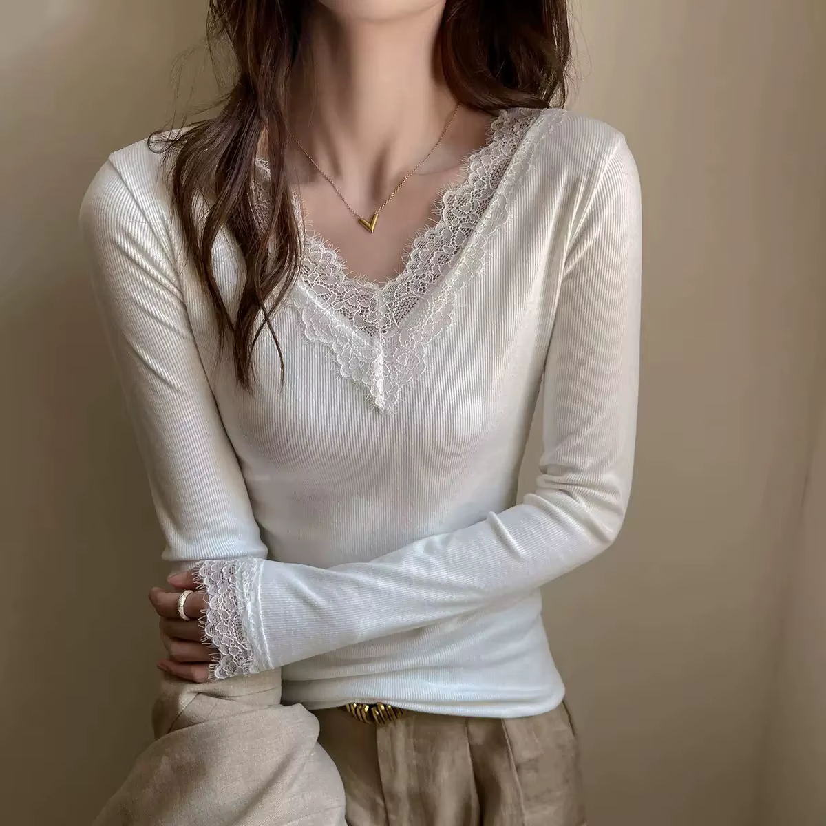 T-shirt à manches longues en dentelle blanche pour femme
