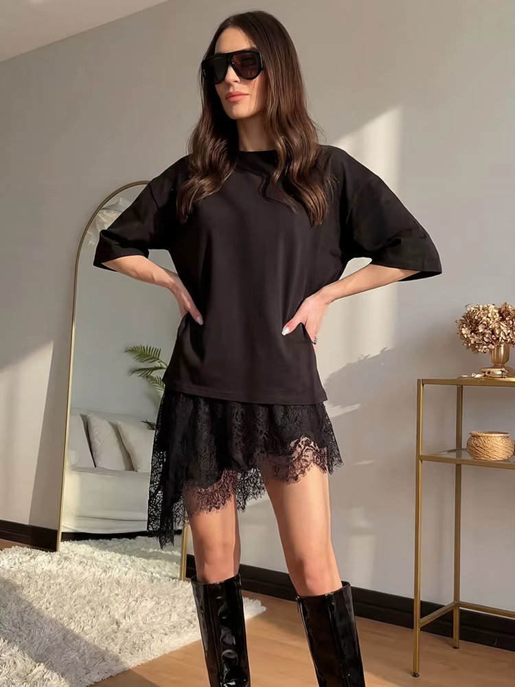 T-shirt asymétrique à col rond et manches courtes pour femme