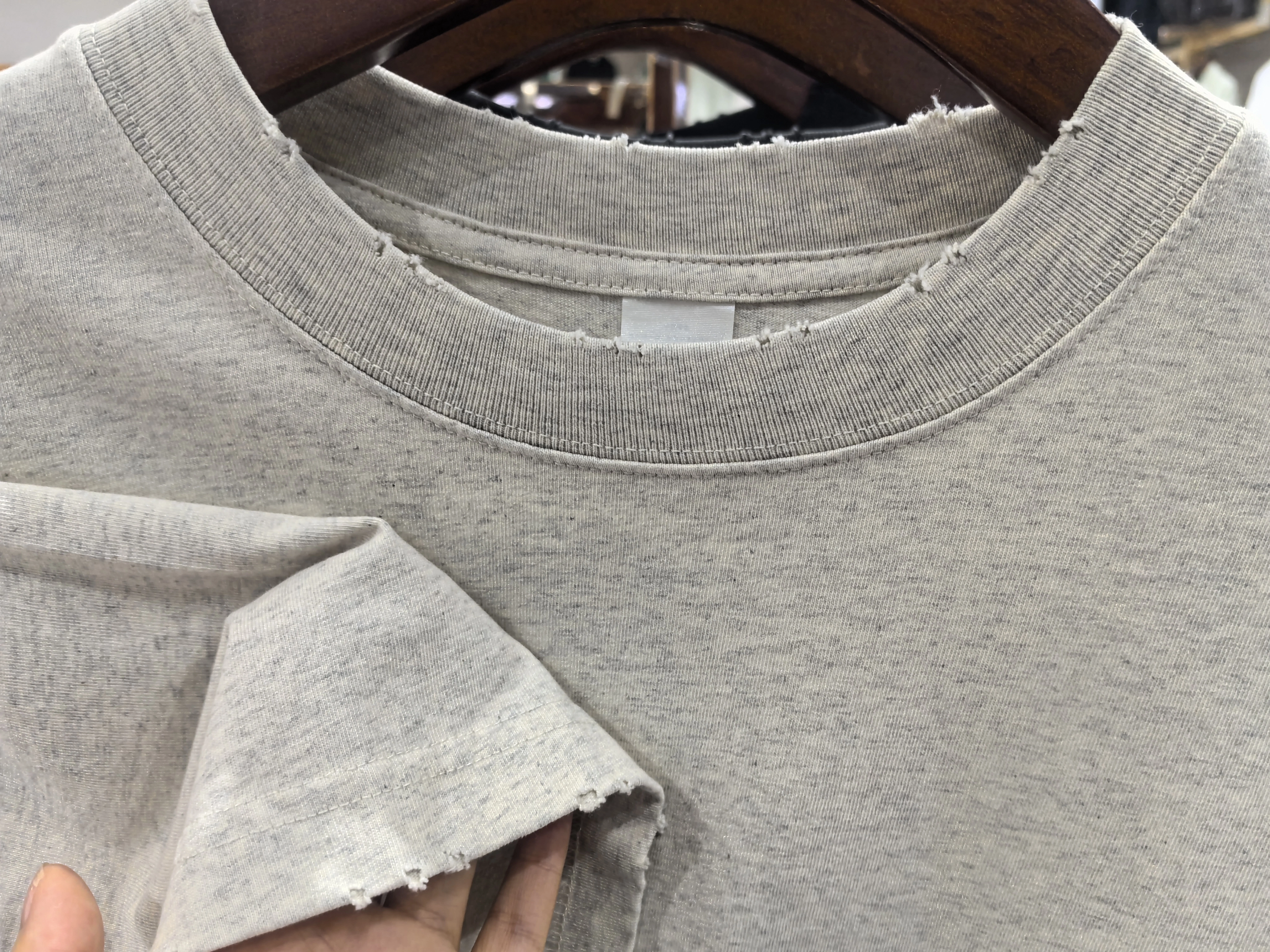 T-shirt surdimensionné avec LOGO personnalisé déchiré