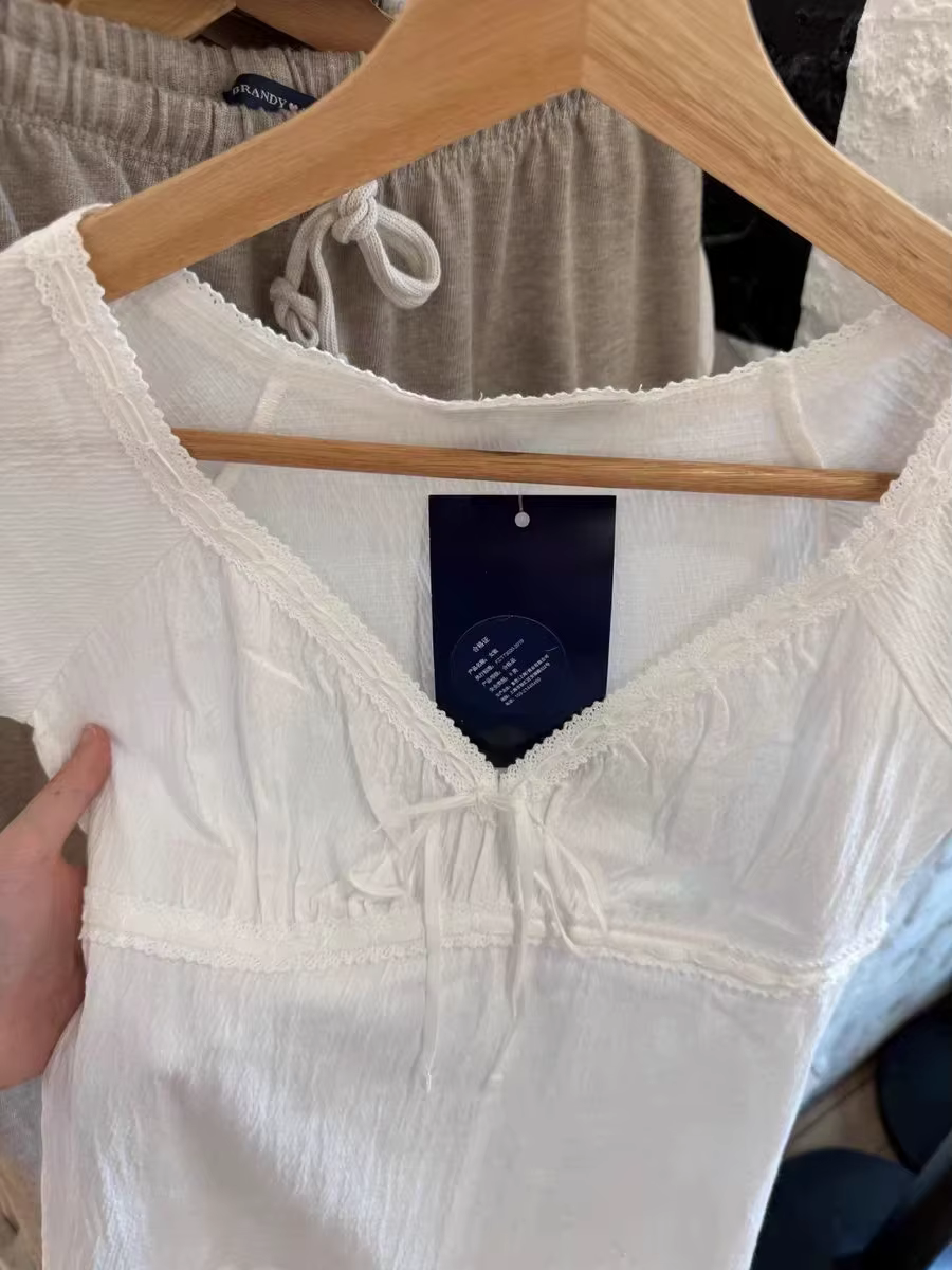 Blanc plis col en v cordon mince T-shirts femmes été nouveau coton décontracté à manches courtes