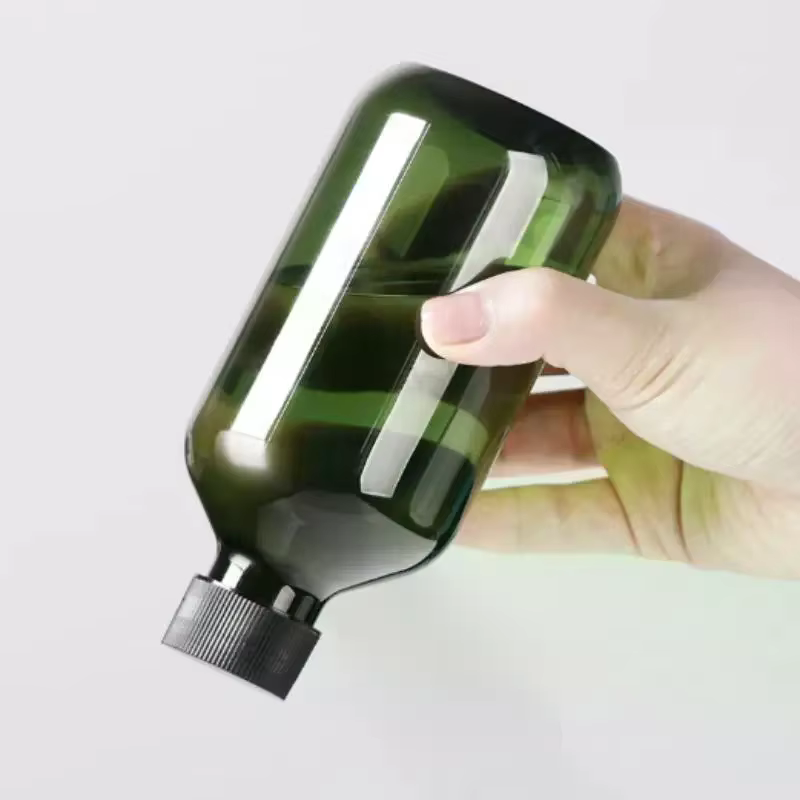 Bouteilles distributeur à bouchon rabattable 300ML 500ML en plastique rechargeables pour lotion, shampoing, savon – Essentiels de voyage et de salle de bain