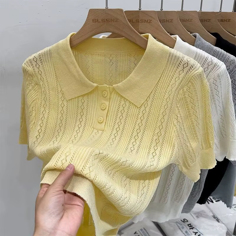 Chemise en tricot avec col découpé et manches courtes pour femmes