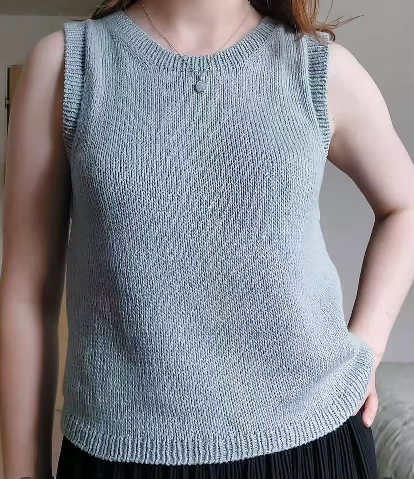 Gilet tricoté sans manches à col rond pour femme