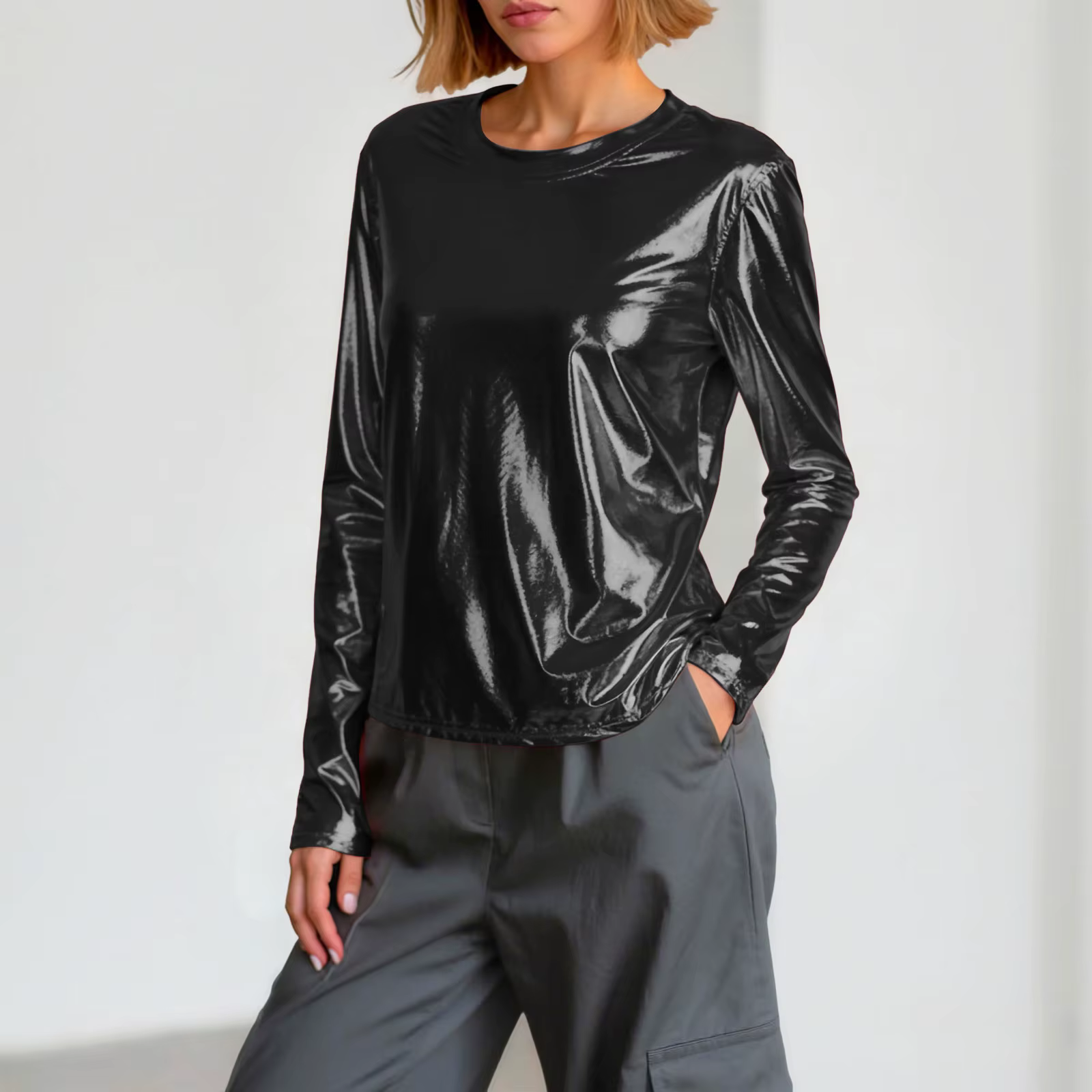 T-shirt Crop Top Brillant et Tendance pour Femme – Col Rond