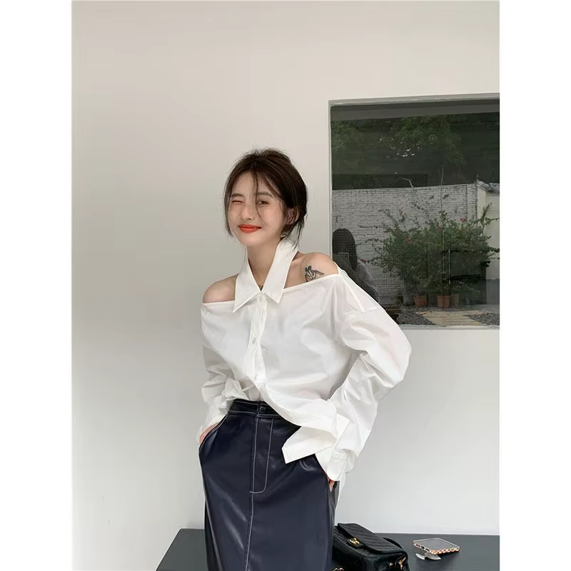 Chemise blanche à épaules dénudées pour femme