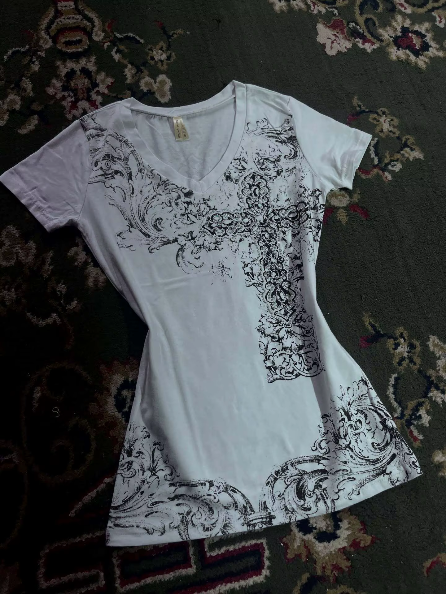 T-shirt Femme Imprimé Floral Croix Gothique 2026 Blanc Coupe Slim Y2K Streetwear