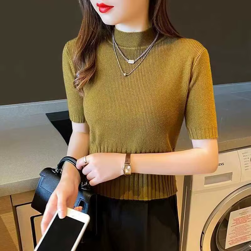 Pull tricoté à col roulé et manches courtes pour femmes