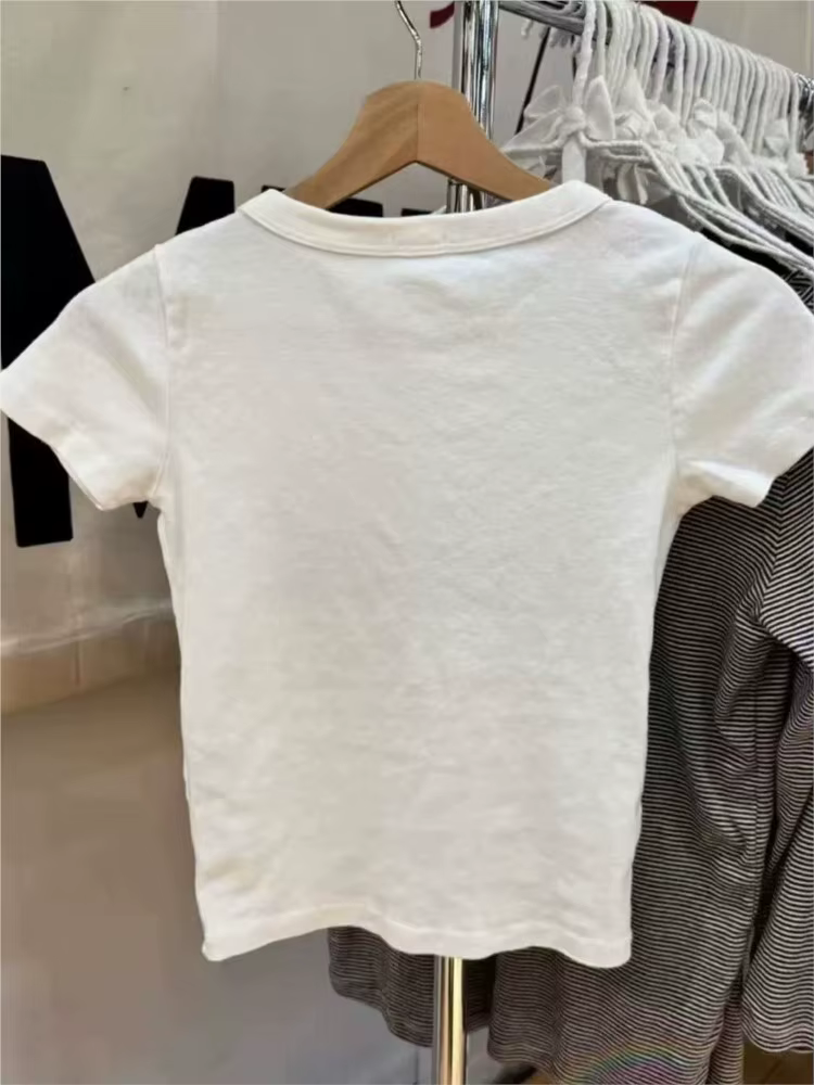 T-shirts brodés pour femmes