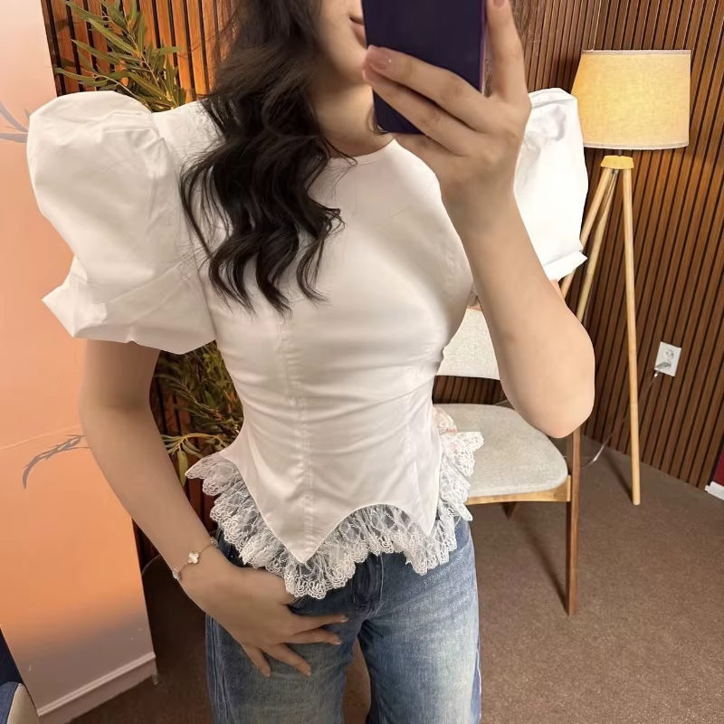 T-shirt Femme à Manches Bouffantes et Dentelle Patchwork
