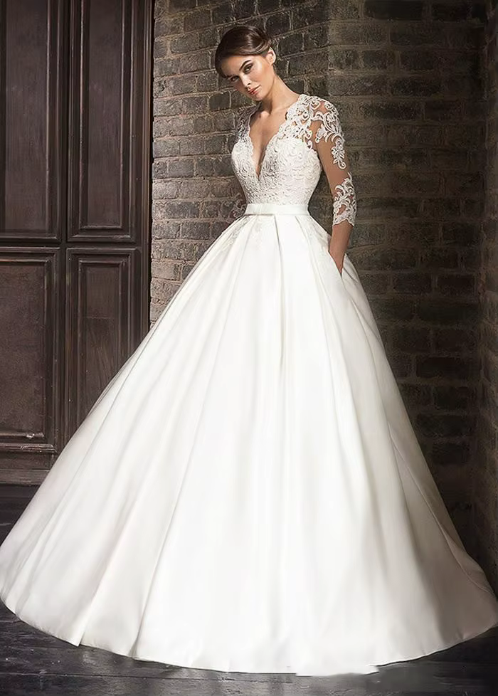 Robe de Mariée Élégante en Dentelle, Demi-Manches, Col en V, avec Traîne et Poches, Personnalisée, 2022