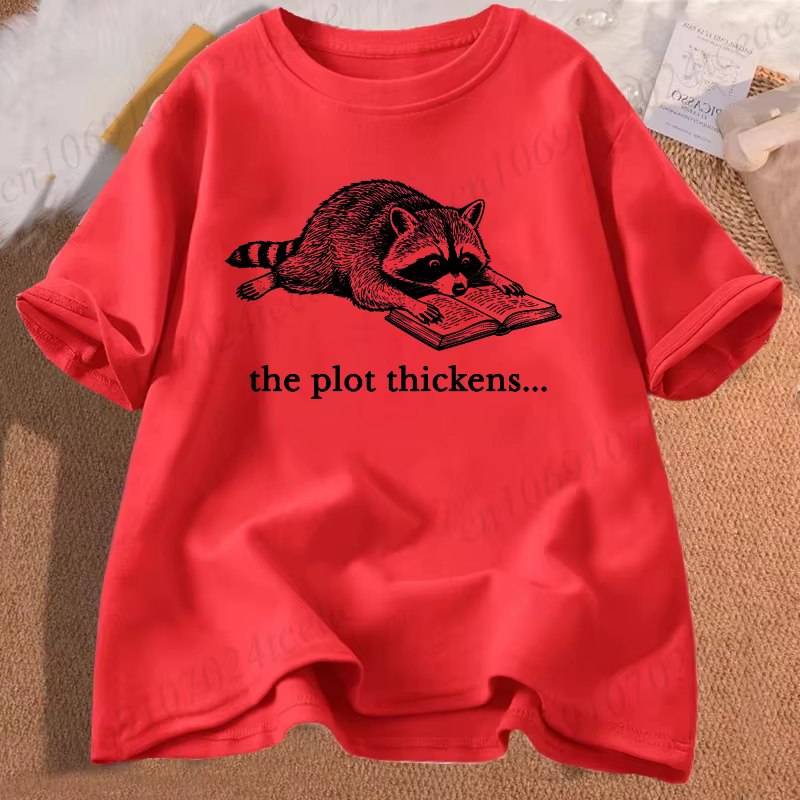 T-shirt graphique Raccoon Bookish – Pour les amoureux des livres et de la littérature – Unisexe – Hommes et Femmes – Manches Courtes – Décontracté – Vintage – Mode Quotidienne