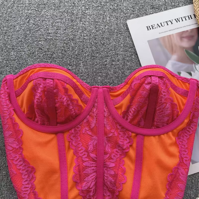 Haut court avec soutien-gorge pour femmes