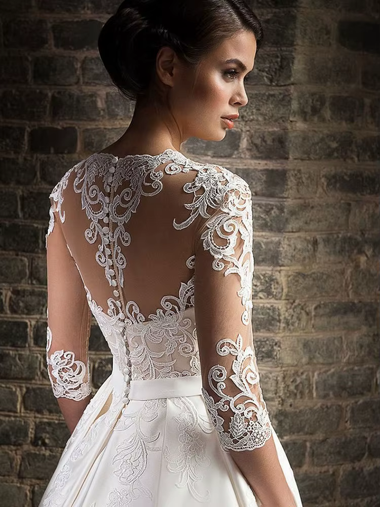 Robe de Mariée Élégante en Dentelle, Demi-Manches, Col en V, avec Traîne et Poches, Personnalisée, 2022