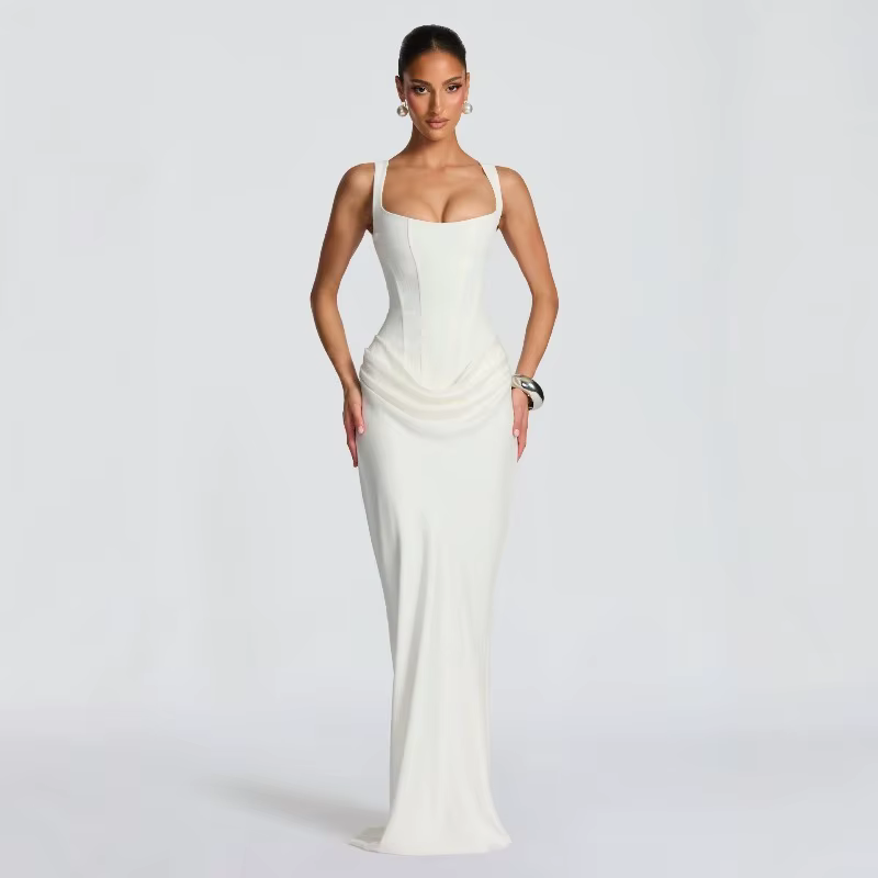 Robe de soirée élégante marron plissée longue à col carré sans manches et épaules dénudées