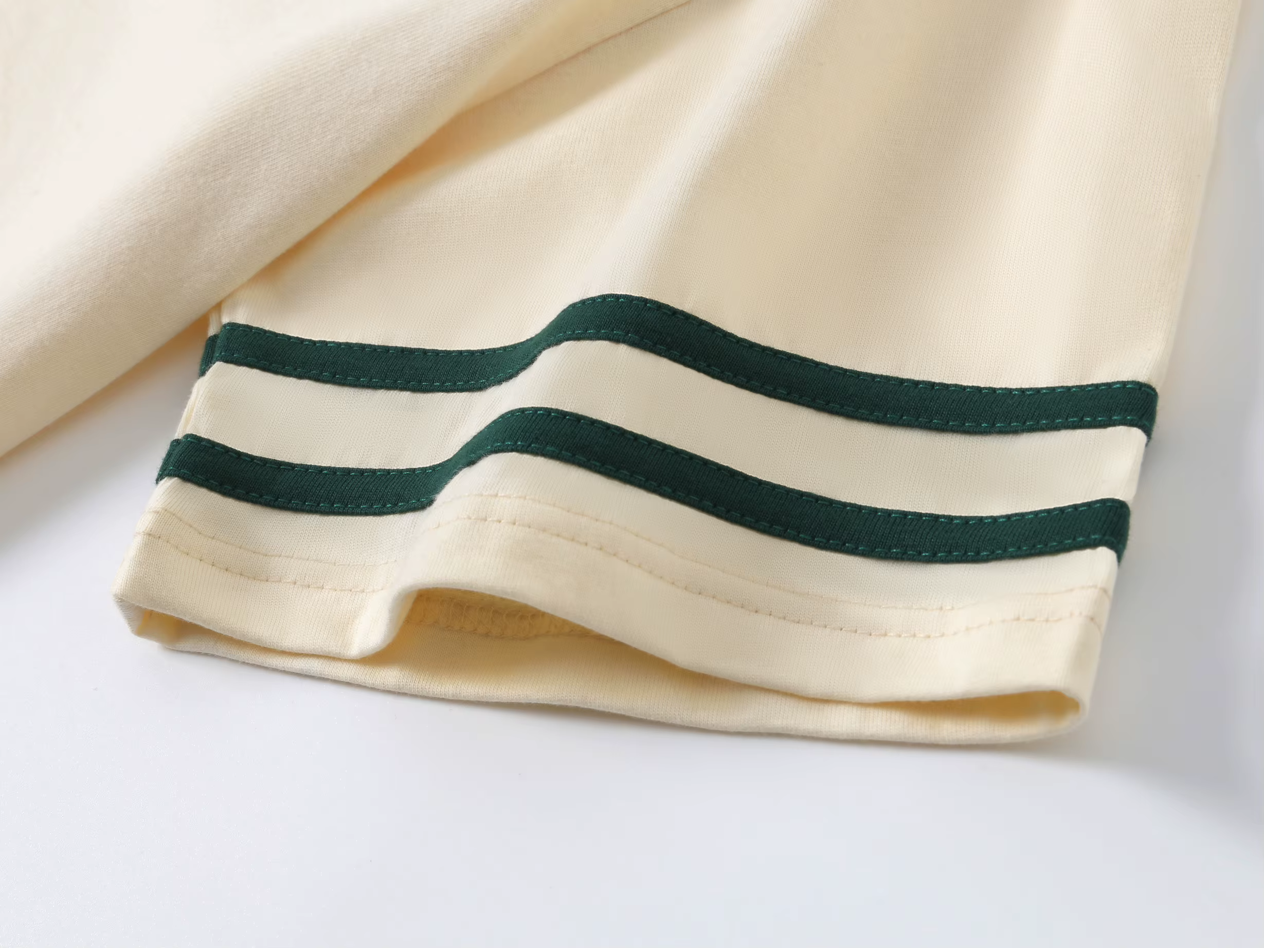 Polo polyvalent à manches courtes pour femmes