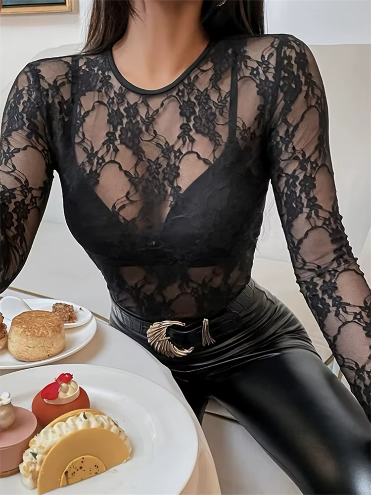 T-shirts à fleurs en dentelle pour femmes