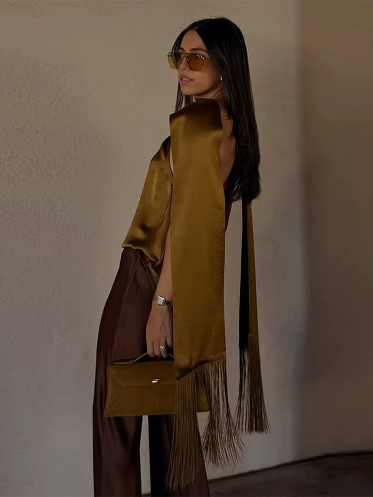 Chemisier élégant pour femme en satin à col licou