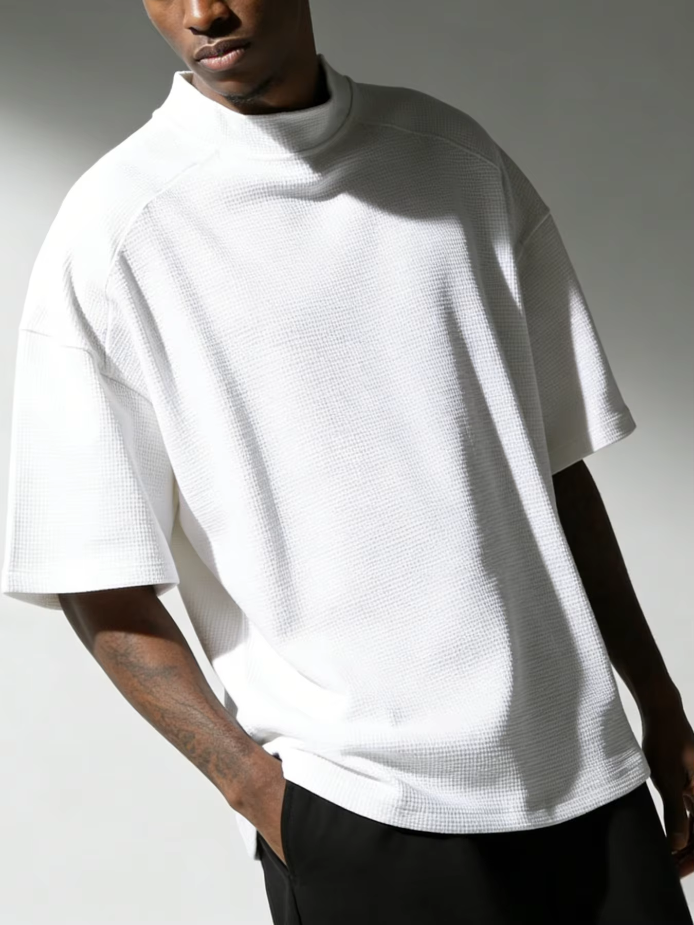 T-shirt à col roulé à manches courtes pour hommes