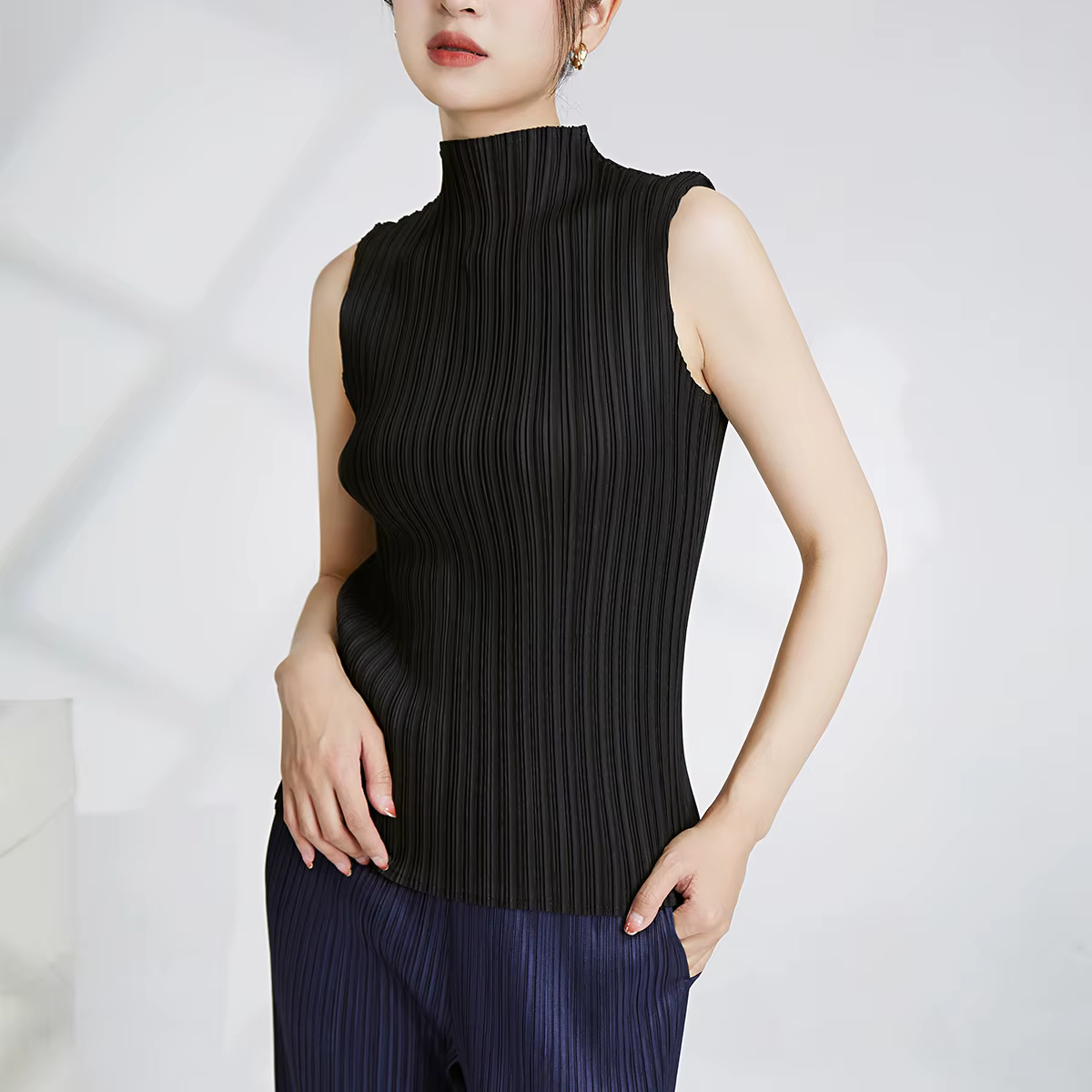 Miyake couleur unie japonais Simple cent T-shirt haut 2025 été nouveau tempérament trajet