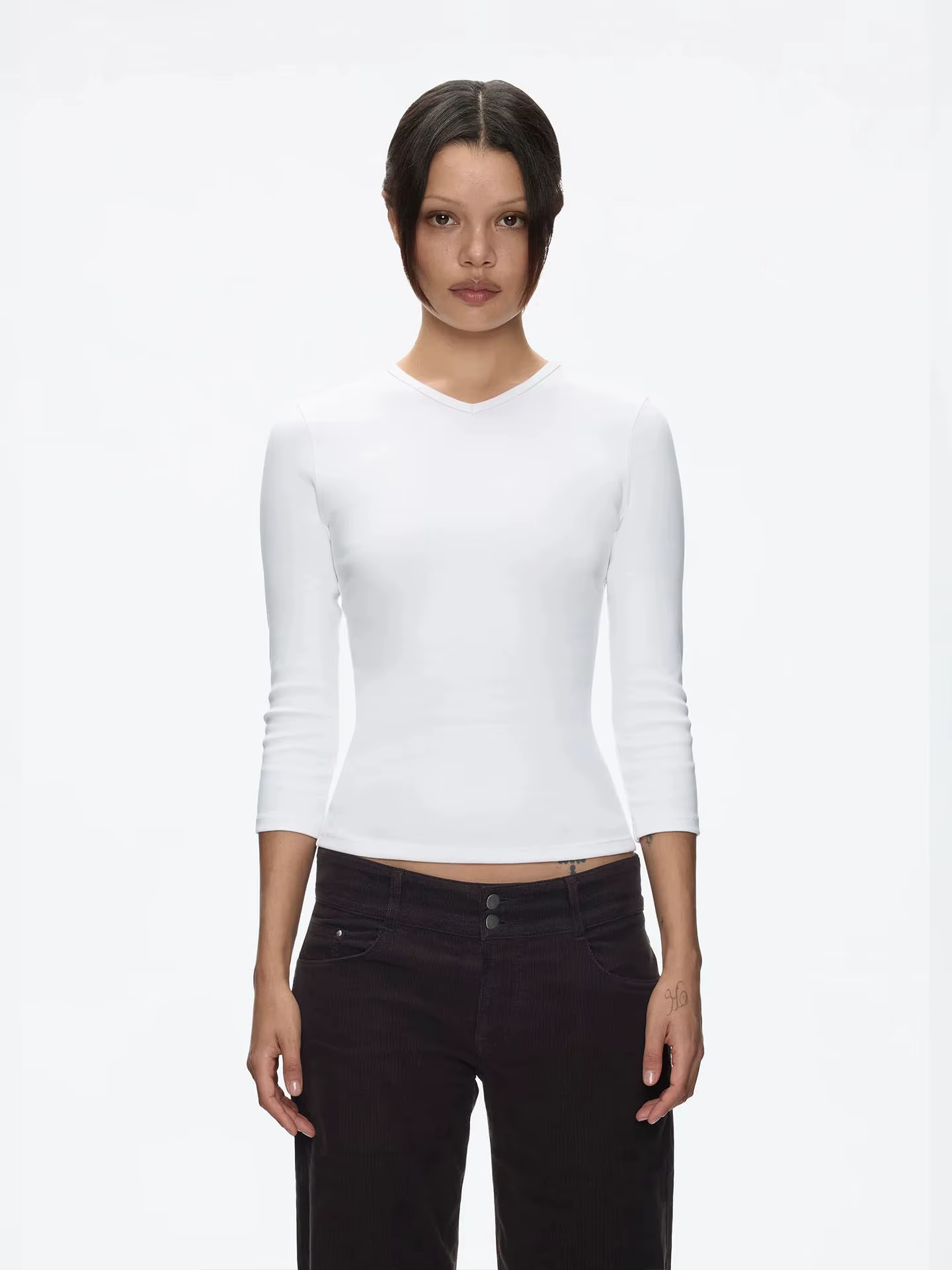 Haut blanc, gris-bleu