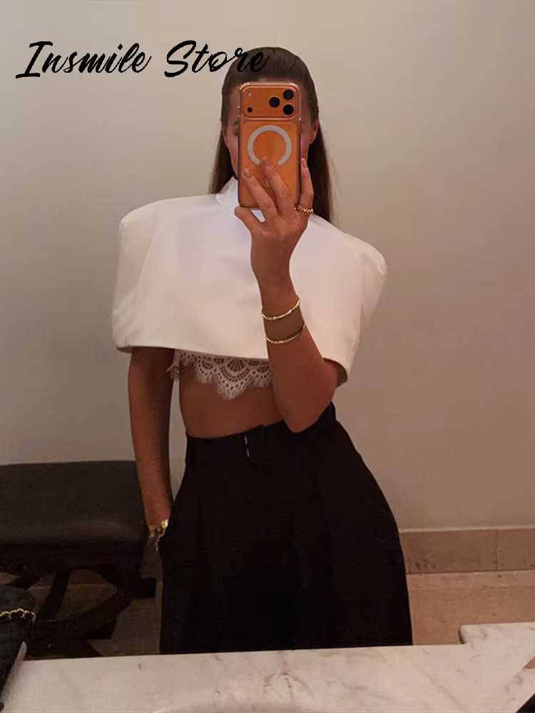 Haut court élégant pour femme