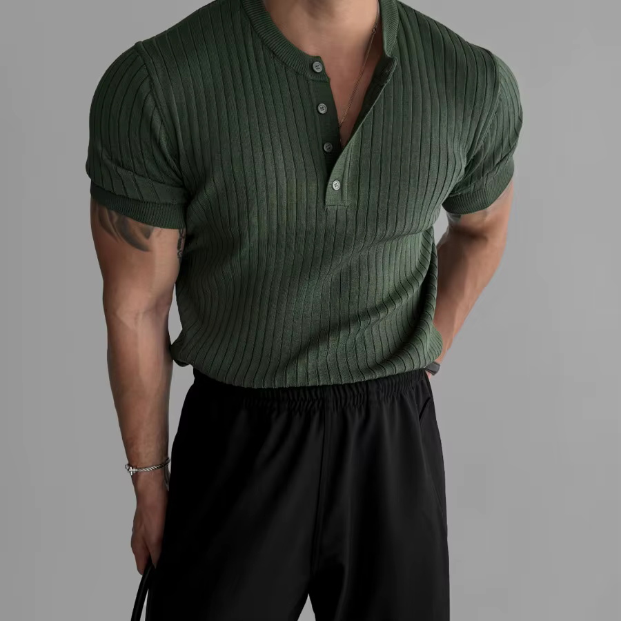 T-shirt tricoté à col Henry pour homme