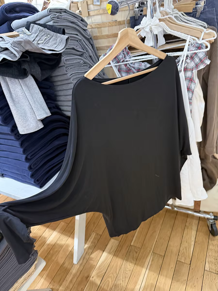 T-shirts noirs à manches longues chauve-souris pour femmes