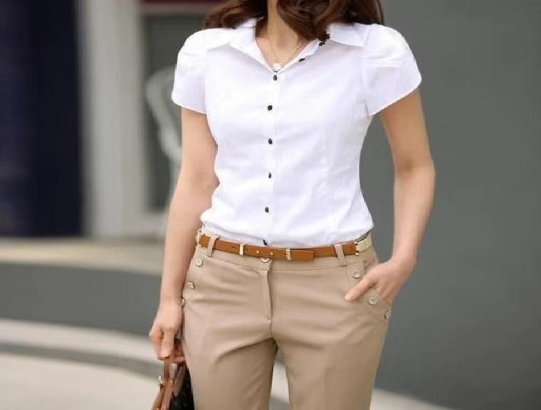 Chemise blanche à volants pour femmes
