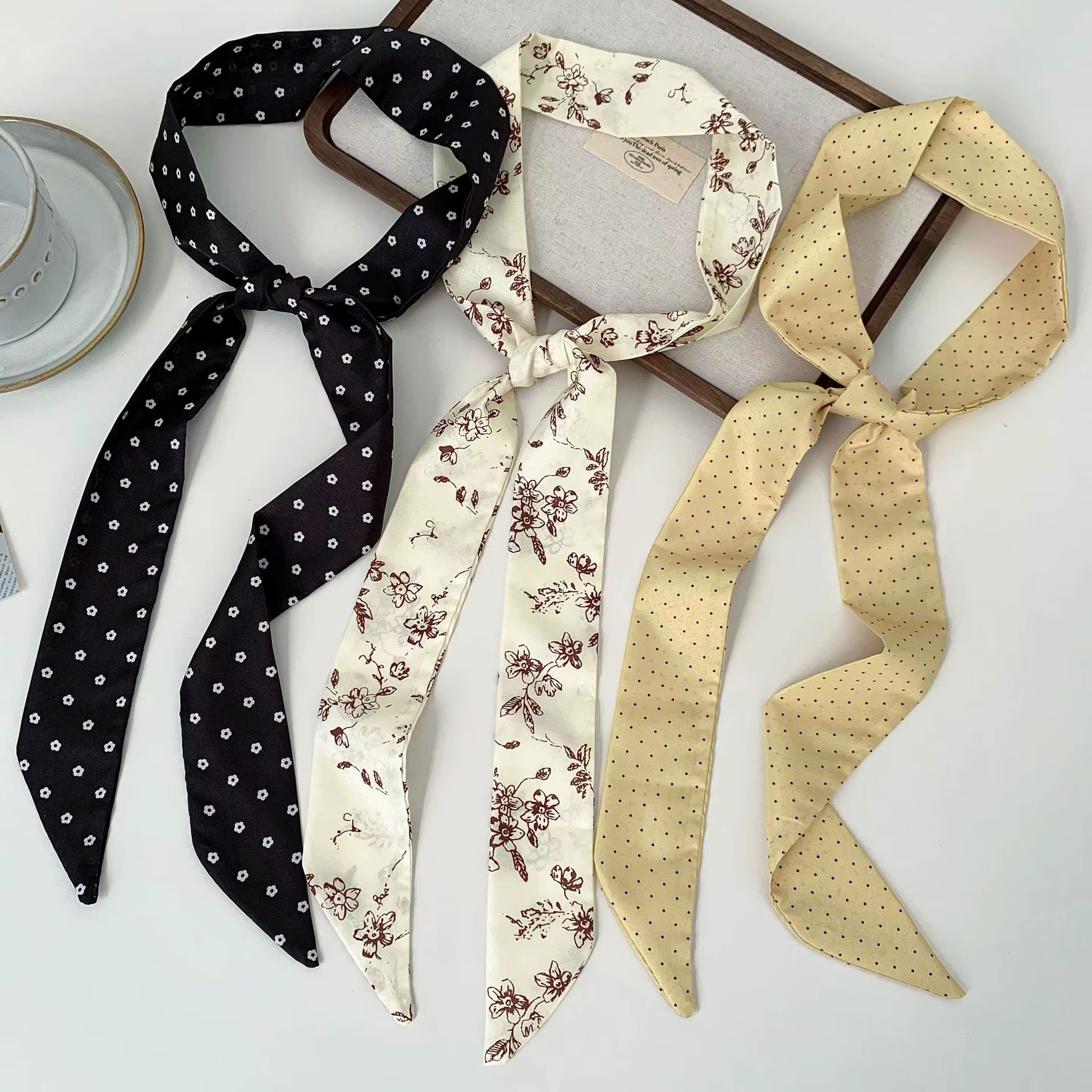 Écharpe à pois : élégante et sophistiquée pour femme